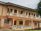 Villa en duplex de 06 chambres à vendre à Etoudi, Yaoundé  95 Millions francs CFA