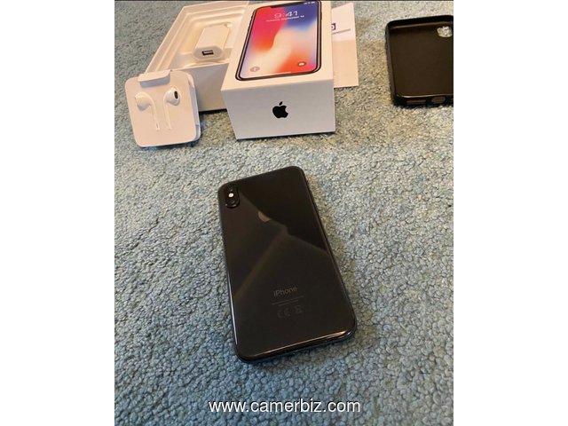 Apple iPhone X (256GB) - 10016