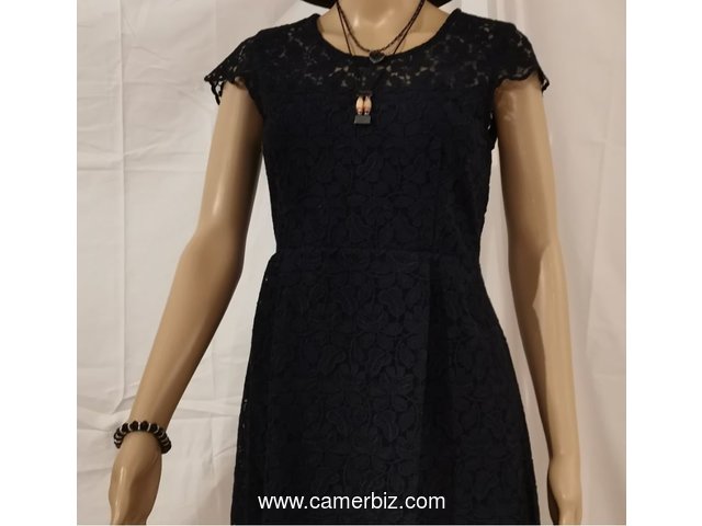 Robe Classe noire dentelle T38 9.990 F CFA (CR0017) - 10210