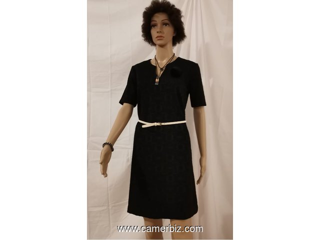 Robe Classe velour noire T38 9.990 F CFA (CR0016) - 10239