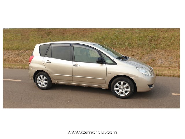 2005 Toyota Corolla Spacio(verso) 7 places avec 4WD(4x4). Full Option à Vendre - 10501