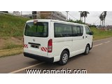 2010 Toyota HiACE 15 Places Full Option à Vendre - 10697