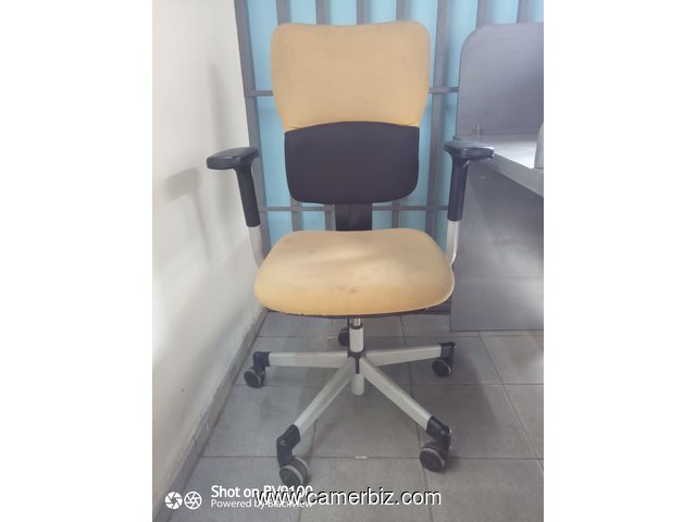 Vente d'une chaise de bureau sur douala  - 10820