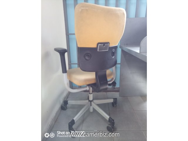 Vente d'une chaise de bureau sur douala  - 10820