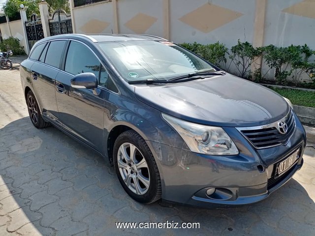 Toyota AVENSIS 2010 Full Option - 10910