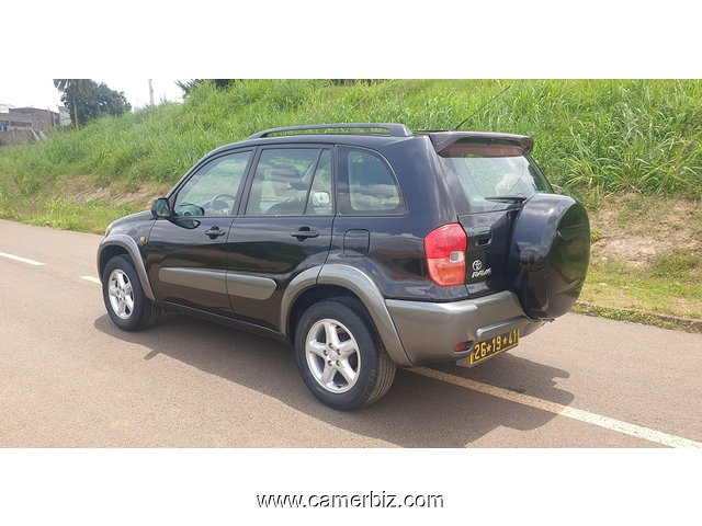 2004 Toyota Rav4 avec 4WD à vendre à Yaoundé - 10988