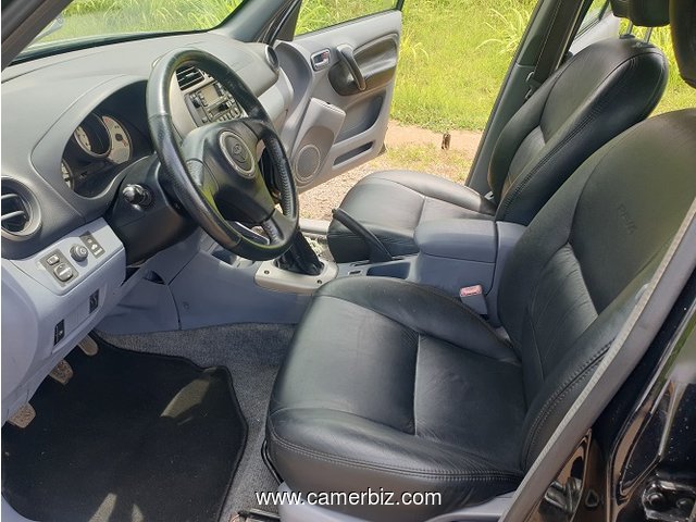 2004 Toyota Rav4 avec 4WD à vendre à Yaoundé - 10988