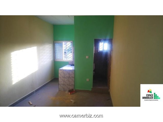 Chambre Moderne à louer à Cité CICAM - 11012