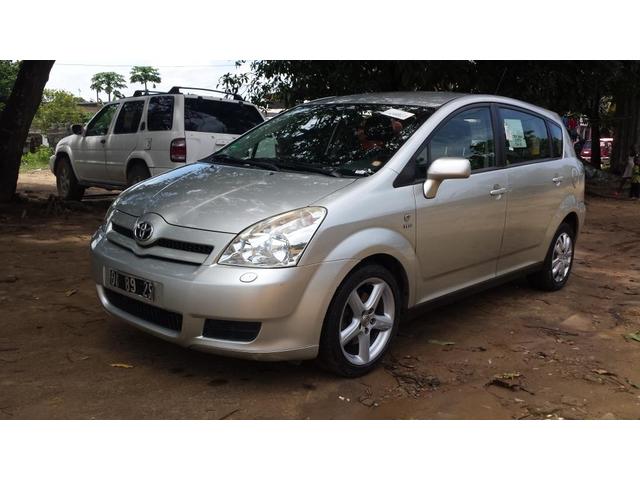 5,500,000FCFA-TOYOTA COROLLA VERSO-VERSION 2005-OCCASION D’ALLEMAGNE-EN 7PLACES-FULL OPTION - 1109