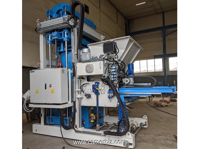 Mobile machine for the production of large concrete rings and pipes SUMAB E-12L - 13164