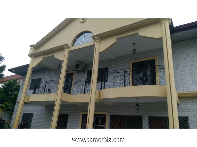 DUPLEX TRES PROPRE A VENDRE A DOUALA AU QUARTIER MAKEPE LIEU-DIT SAINT-TROPEZ - 1502