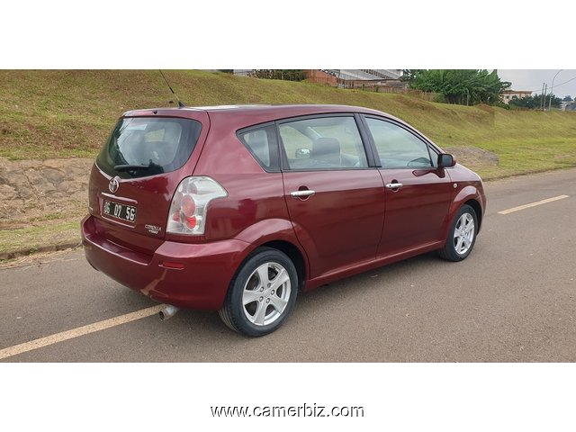 2007 Toyota Corolla Verso avec 7 places à Vendre à Yaounde - 15991