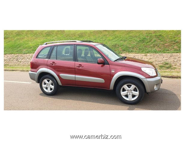 2005 Toyota Rav4 avec 4WD à vendre à Yaoundé - 16087