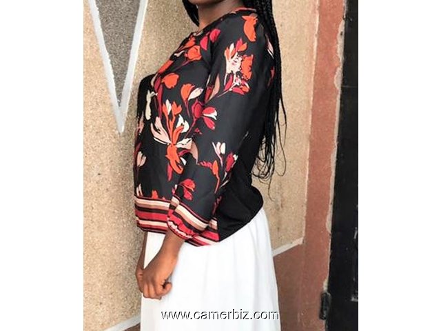 Blouse chic 2 tons noir fleuri T38 4.990 F CFA (LS0004) - 16884