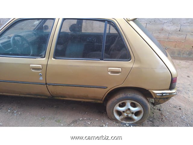 VEHICULE EPAVE DE MARQUE PEUGEOT 205 A VENDRE - 17567