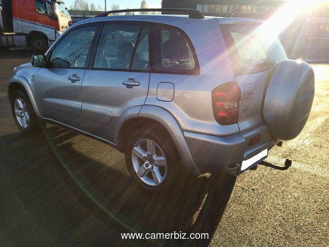 Toyota Rav4 année 2005 couleur argent - 1849