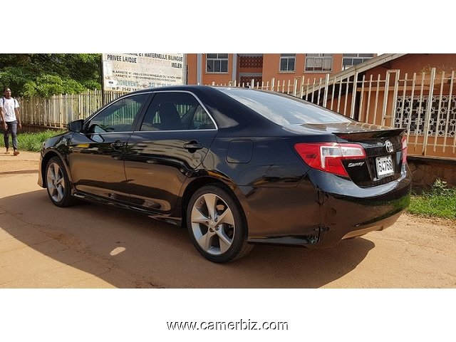 2013 TOYOTA CAMRY A VENDRE - 1875