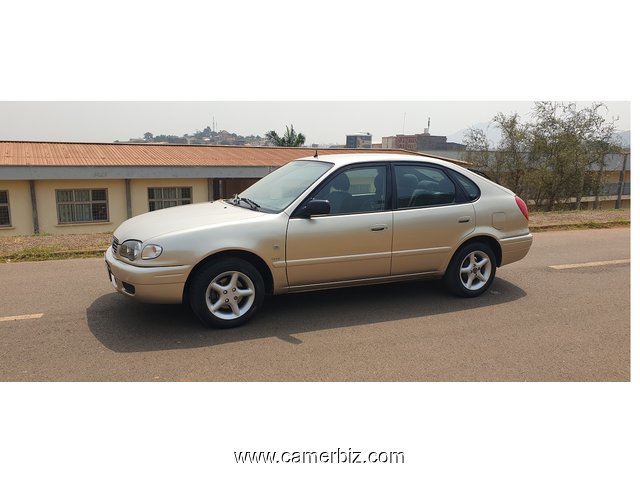 2002 Toyota Corolla 111 Climatisé à vendre à Yaoundé - 18750