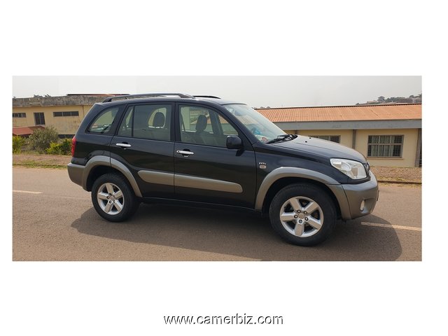 2005 Toyota Rav4 4WD(4x4) à vendre à Yaoundé - 18895