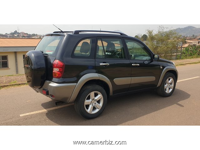 2005 Toyota Rav4 4WD(4x4) à vendre à Yaoundé - 18895