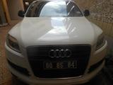 Audi Q7 blanche. 30 TDI  - 189