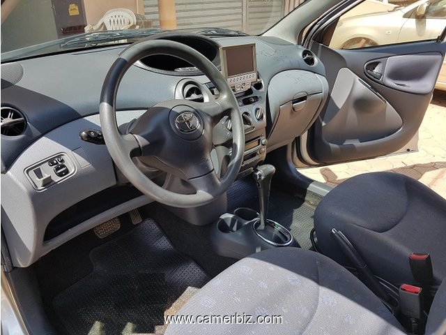 MODELE 2005 TOYOTA YARIS AUTOMATIQUE A VENDRE - 1900