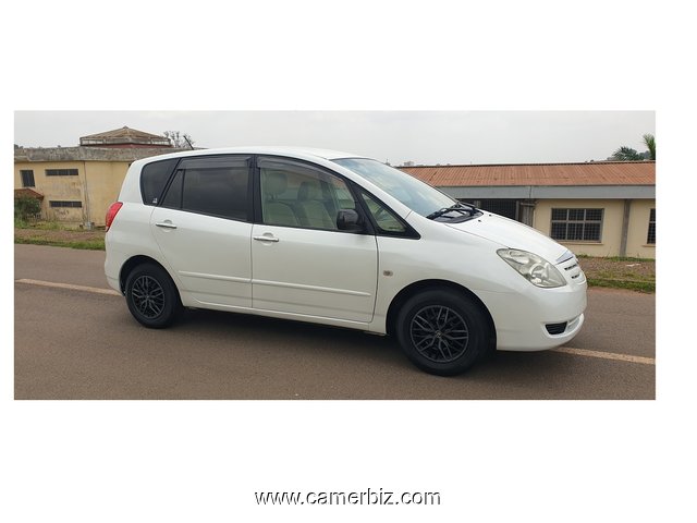 2005 Toyota Corolla Verso Spacio Automatique avec 7 Places à vendre - 19058