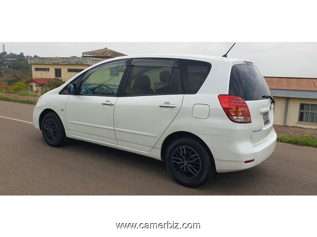 2005 Toyota Corolla Verso Spacio Automatique avec 7 Places à vendre - 19058