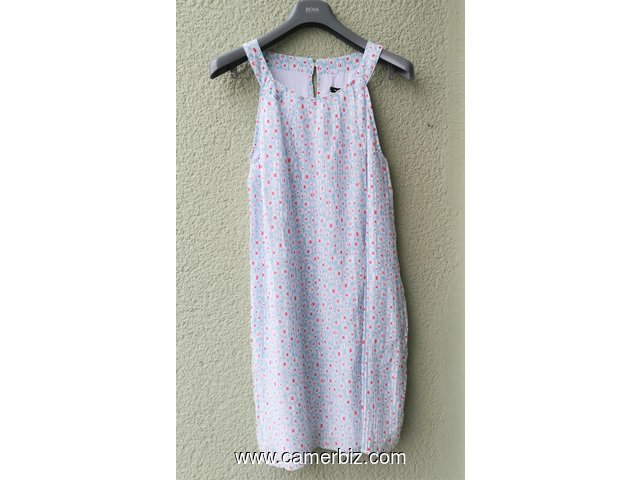 Robe Classe blanche bleue T42 9.990 F CFA (CR0063) - 19706