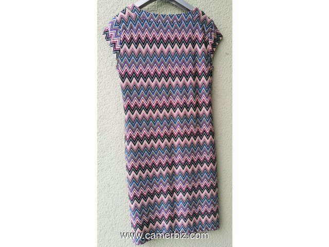 Robe Fashion raillée multicolor T42 9.990 F CFA (CR0070) - 19736