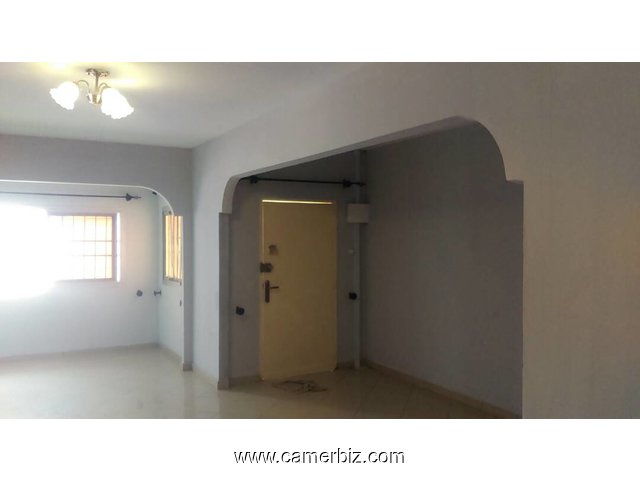 VILLA SIC COMPLÈTEMENT RÉNOVÉE A LOUER A KOTTO BLOC H  - 2014