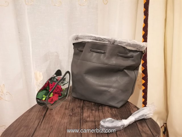 Sac class gris foncé 9.990 F CFA (SAM025) - 20178