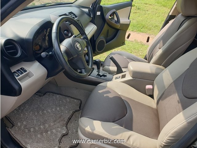 2009 Toyota Vanguard 4WD Automatique 7 Places avec sièges en cuir à vendre à Yaoundé - 20265