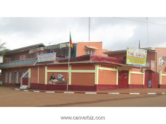 LOCAUX A LOUER POUR RESTAURANT VIP ET BUREAUX A YAOUNDE - 2065