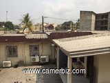 ENSEMBLE IMMOBILIER BORDURE DE ROUTE A VENDRE A DOUALA BONAMOUSSADI  - 2087