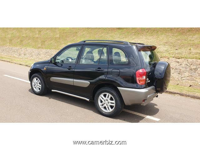 2004 Toyota Rav4 avec 4WD a vendre a Yaounde - 21035