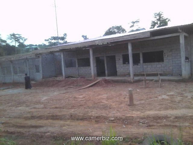 2 BATIMENTS INACHEVES BATI SUR UN TERRAIN DE 2000 M2 A ABOME A YAOUNDE iv - 21464