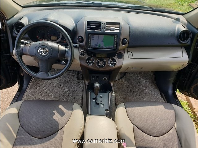 2009 Toyota Vanguard 4WD Automatique avec sièges en cuir à vendre à Yaoundé - 21904