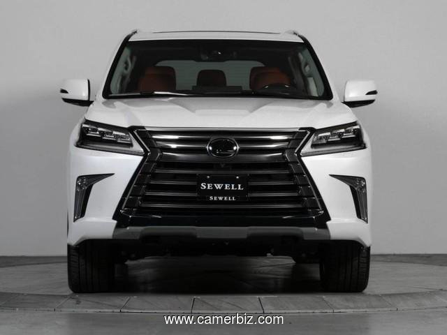  URGENT Selling My Us ed 2017 Lexus lx570 GCC Specs full option - 2250