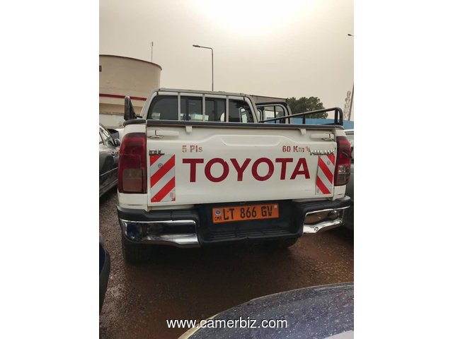 NIROUS AUTOMOBILE Toyota Hilux Mod 2015 pour l'emplacement  (location) - 2363