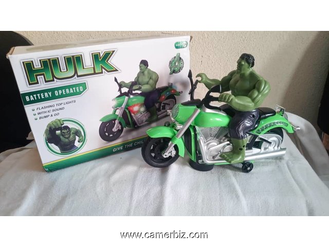 Hulk sur une Moto -- jouet pour enfant avec musique sons et lumières -- Avengers grand modèle - 25521