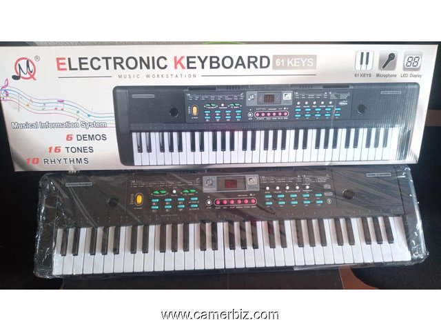 Piano electronique musical de 61 touches avec Microphone et ecran LED. Modèle MQ-605UFB - 2022 - 25815