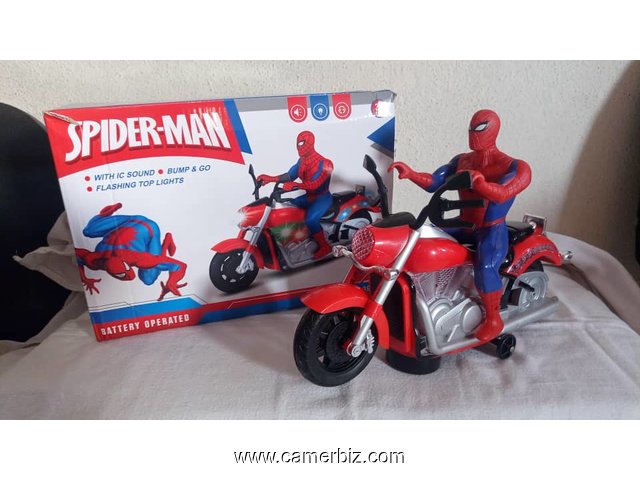 Spiderman sur une Moto -- jouet pour enfant avec musique sons et lumières -- grand modèle - 25822