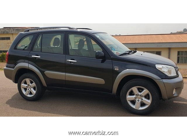 2005 Toyota Rav4 avec 4WD: YAOUNDE. - 25825