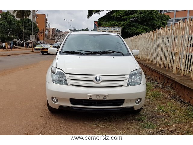 Belle 2006 Toyota Ist (XA) Full Option A Vendre - 2723