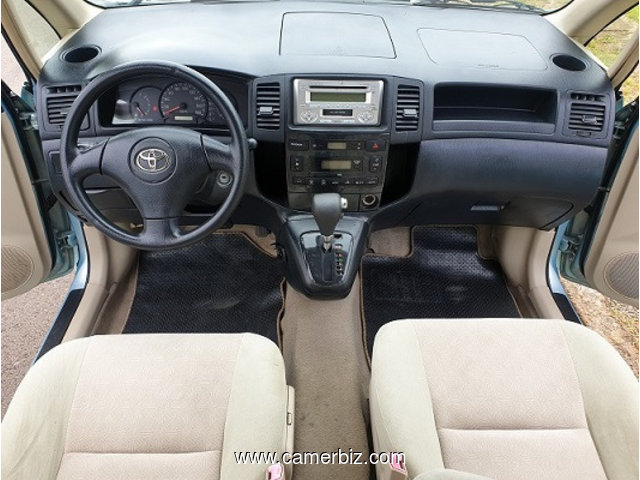 2004 Toyota Corolla Spacio Automatique avec 7 Places. YAOUNDE.  - 28002