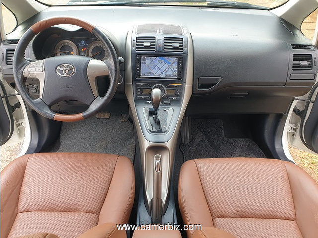  2010 Toyota Blade Automatique 4WD avec Sièges en cuir. YAOUNDE. - 29232