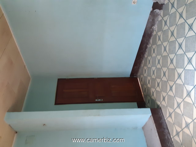 CHAMBRE AVEC DOUCHE MODERNE A LOUER A LOGBABA PLATEAU - 2930