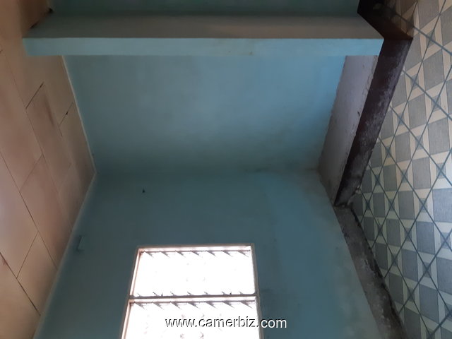 CHAMBRE AVEC DOUCHE MODERNE A LOUER A LOGBABA PLATEAU - 2930