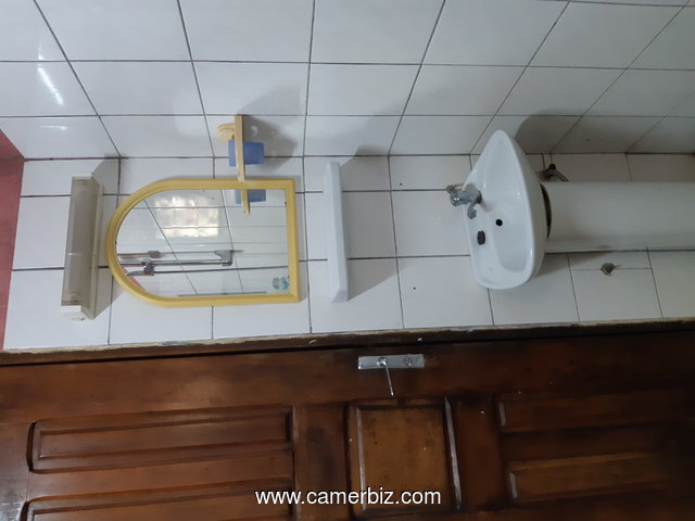 CHAMBRE AVEC DOUCHE MODERNE A LOUER A LOGBABA PLATEAU - 2930